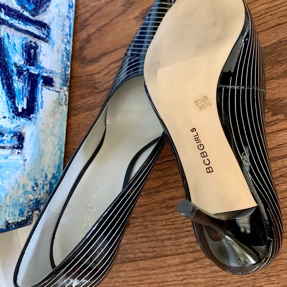 BCBGirls Black Patent leather White Pinstripe Sz. 35.5 Brazil Great Condition - Picture 8 of 12